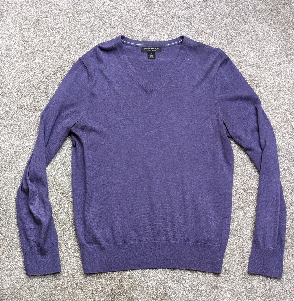 Banana Republic Purple V-Neck Sweater Lightweight Knit